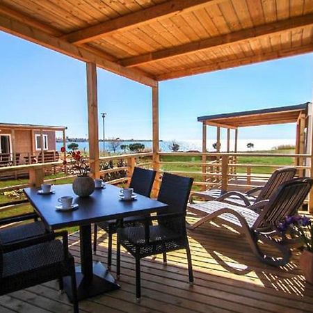 Holiday Mobile Homes Park Riviera Karigador Rum bild