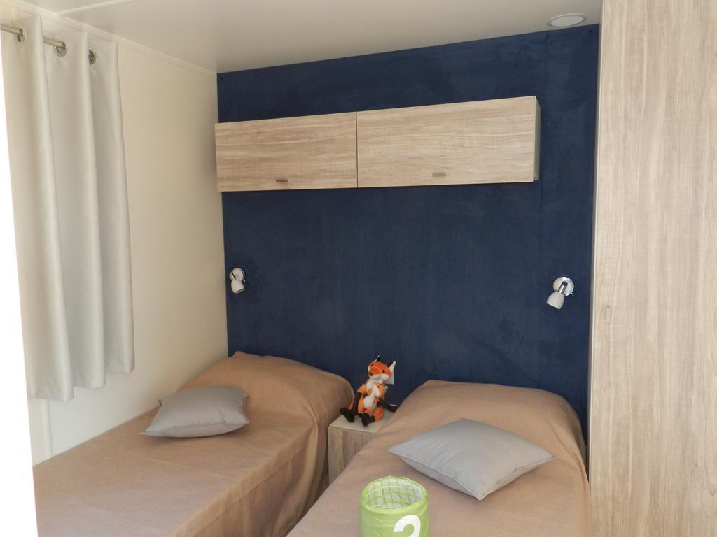 Holiday Mobile Homes Park Riviera Karigador Rum bild